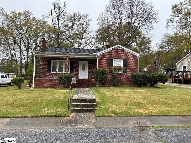 Property image 2 at 204 S Holland Street, Clinton, SC 29325