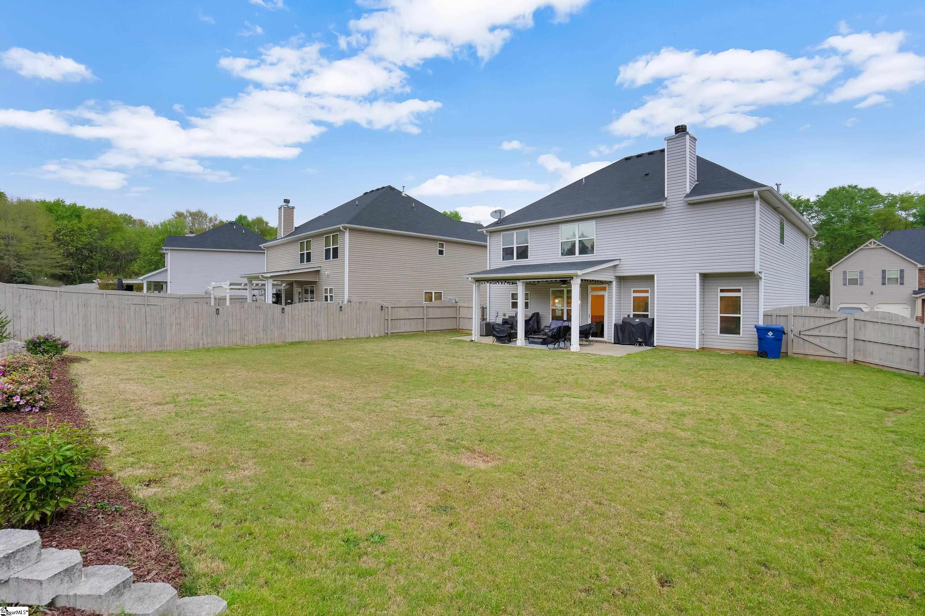 Property image 2 of 207 E Farrell Drive in Reidville Crossing, Woodruff, SC 29388