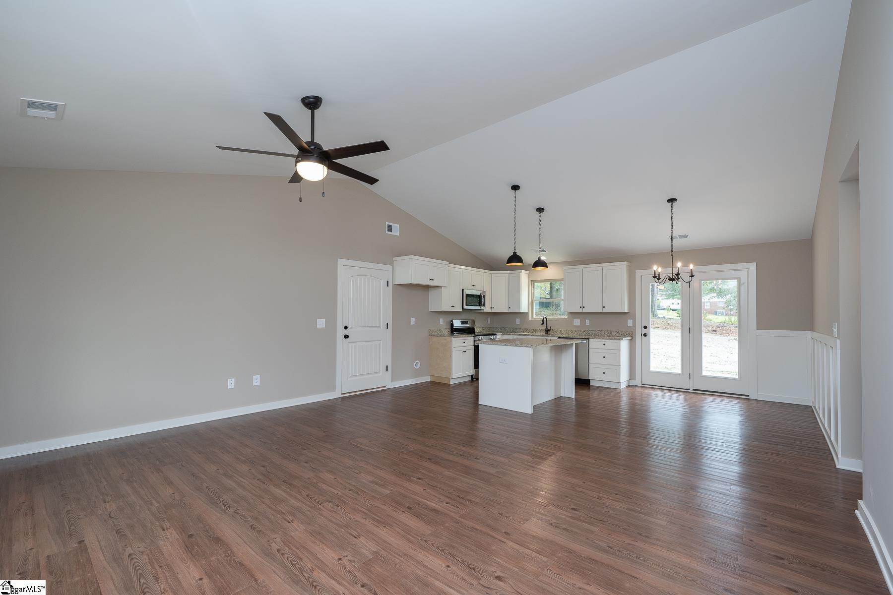 Property image 5 of 205 Southside Drive in Grayview Estate, Laurens, SC 29360