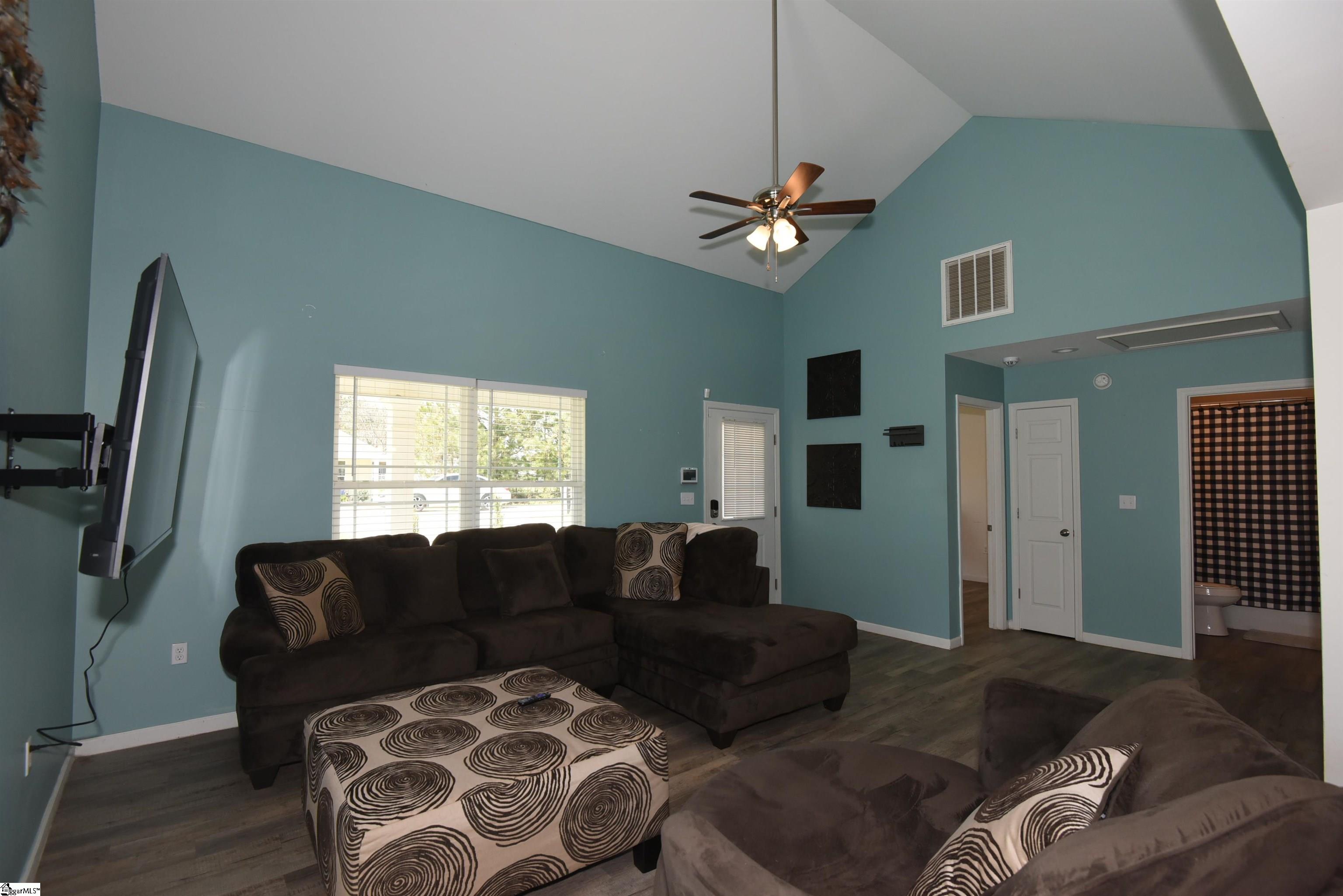Property image 4 of 121 Colleton Lane in Blossom Meadows, Clinton, SC 29325