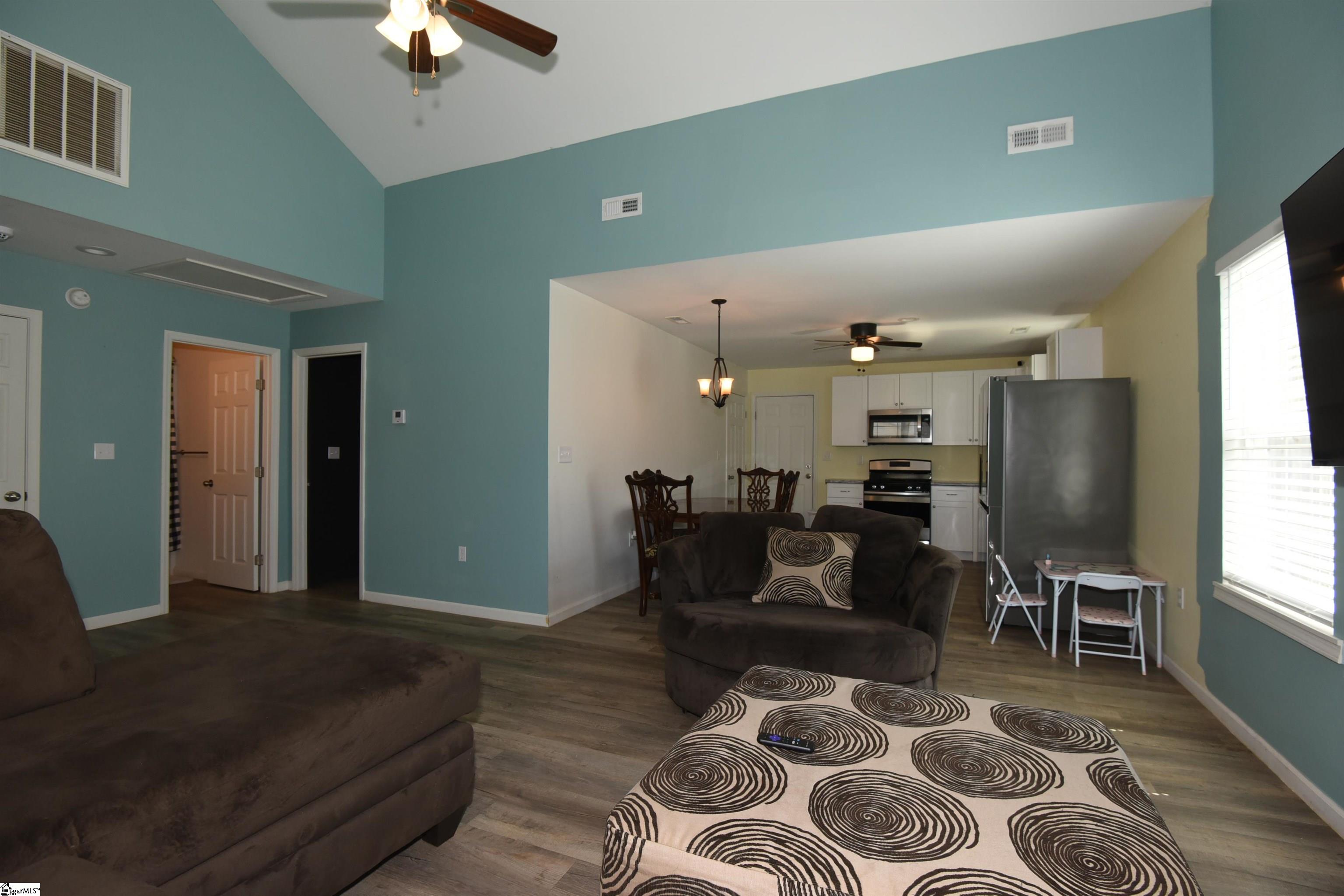 Property image 5 of 121 Colleton Lane in Blossom Meadows, Clinton, SC 29325