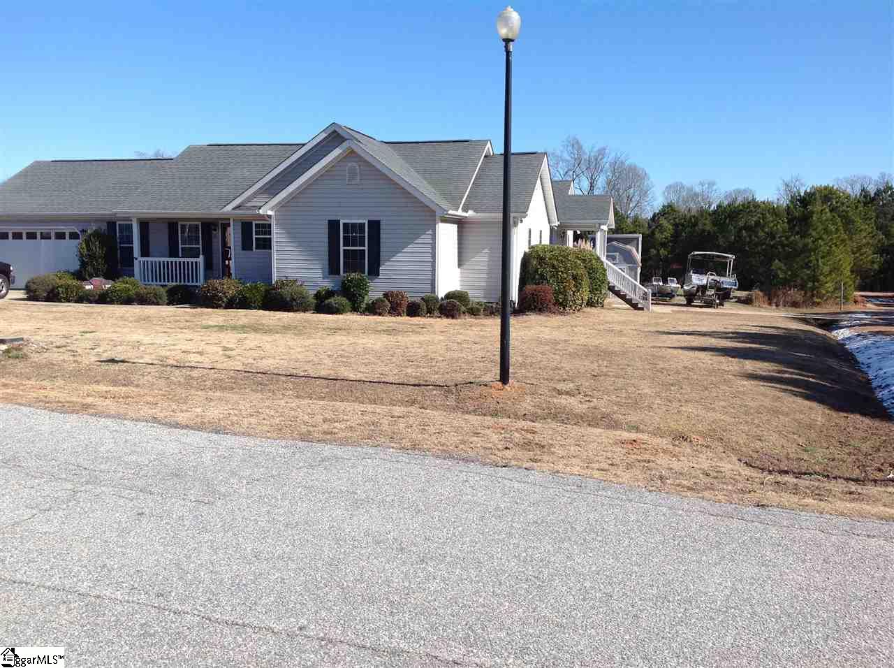 Property image 2 of 117 Essex Drive in Hampton Woods, Clinton, SC 29325