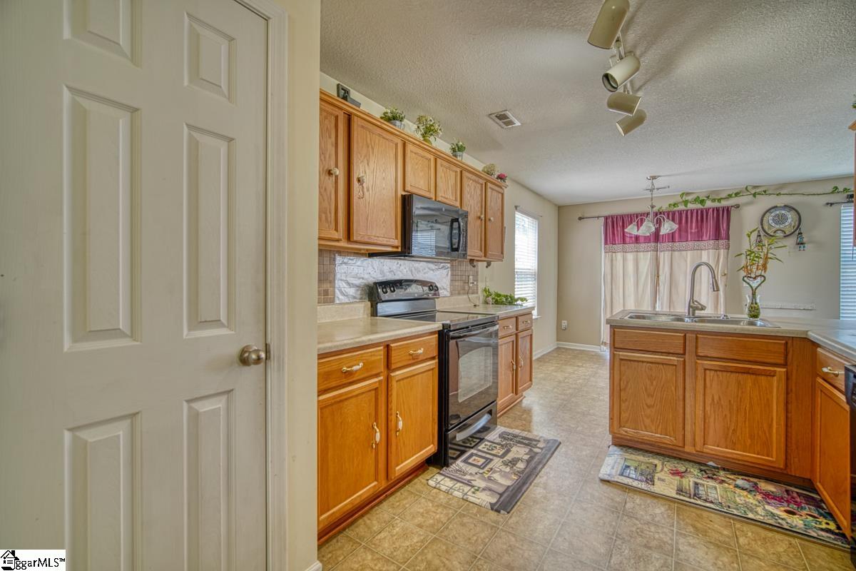 Property image 5 of 530 Eventide Drive in Tyger Shoals, Moore, SC 29369