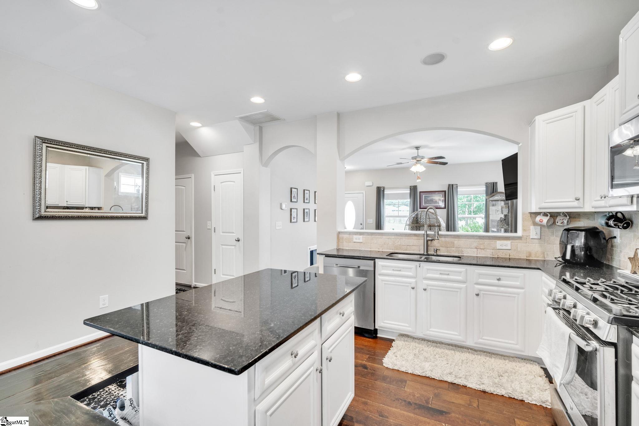 Property image 3 of 107 Chadmore Street in Victoria Park, Simpsonville, SC 29680