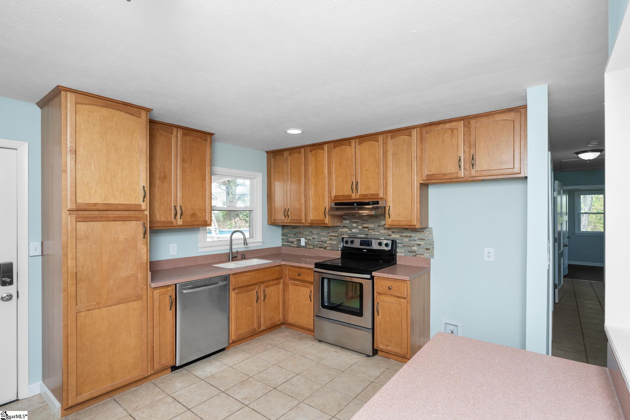 Property image 3 of 107 Apollo Avenue in Crestview Hills, Greer, SC 29651