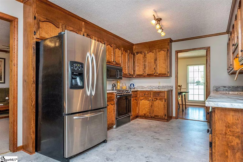 Property image 4 at 510 Silver Ridge Drive, Greer, SC 29651