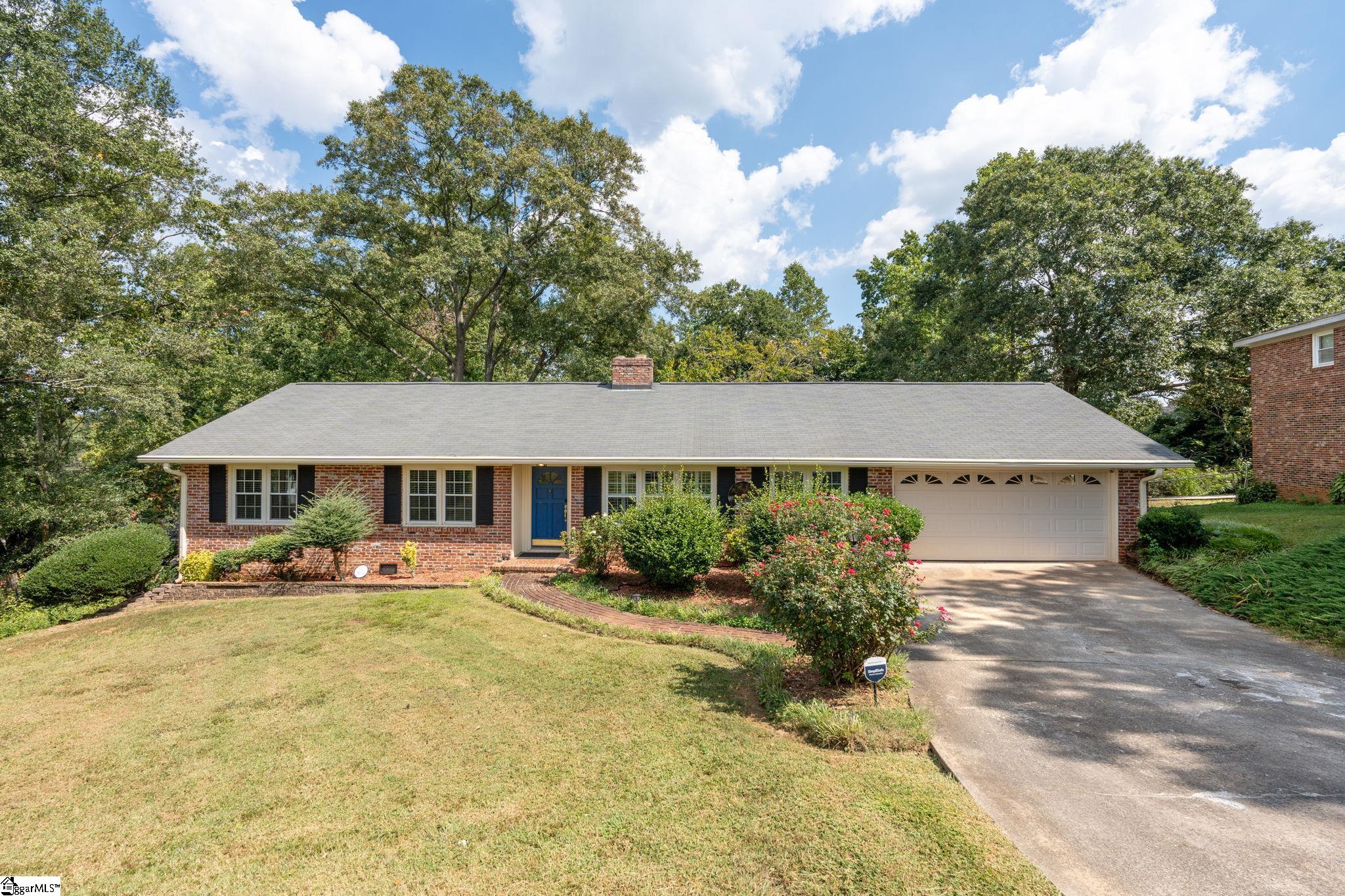 Property image 3 of 814 Butler Springs Road in Heritage Hills, Greenville, SC 29615
