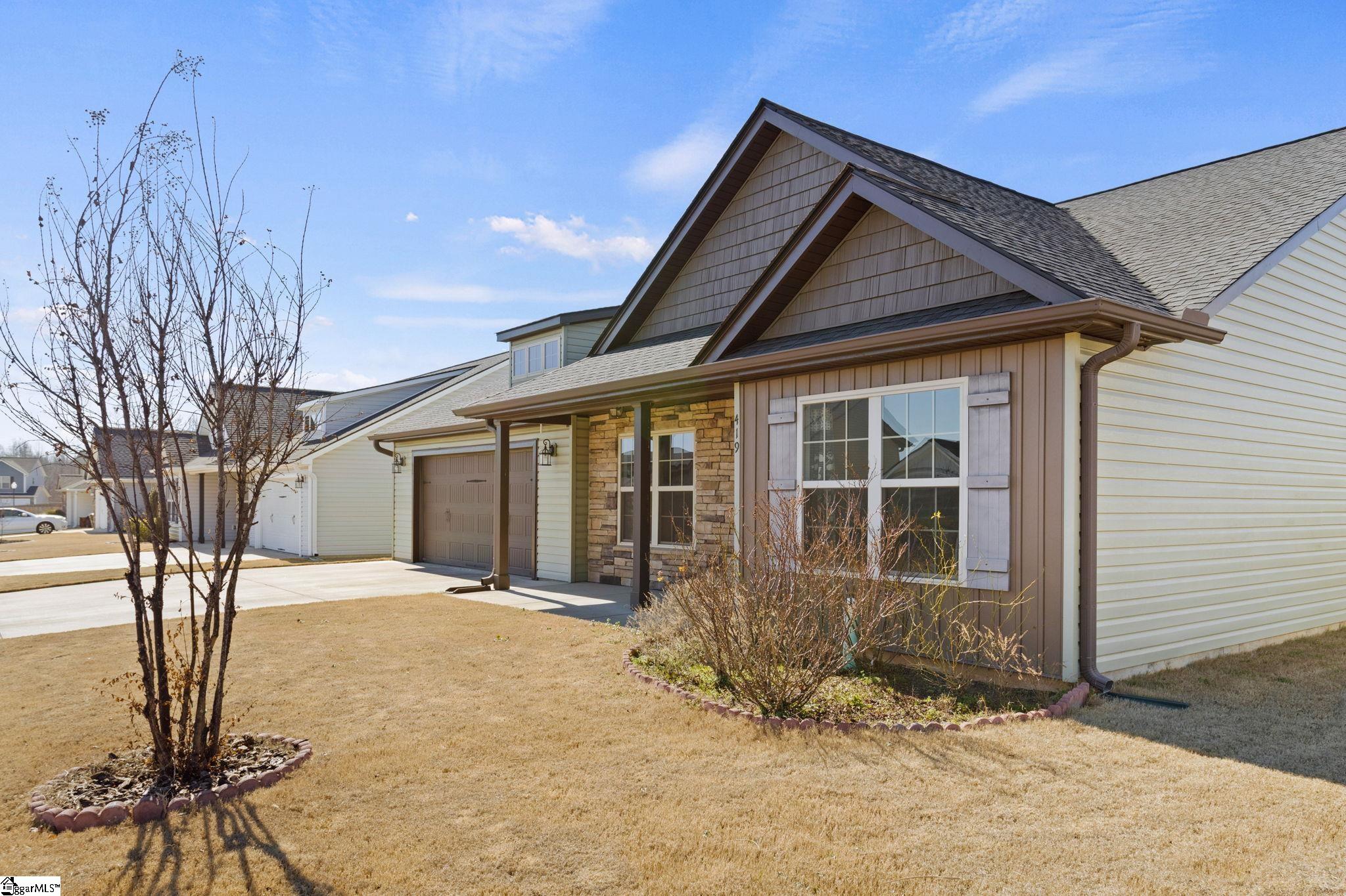 Property image 2 of 419 Peaksview Drive in Lockeland Park, Simpsonville, SC 29681