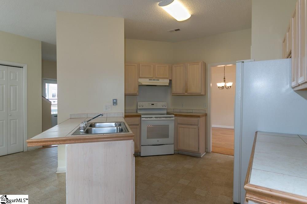 Property image 5 of 105 Heather Glenn Lane in Southwood, Clinton, SC 29325