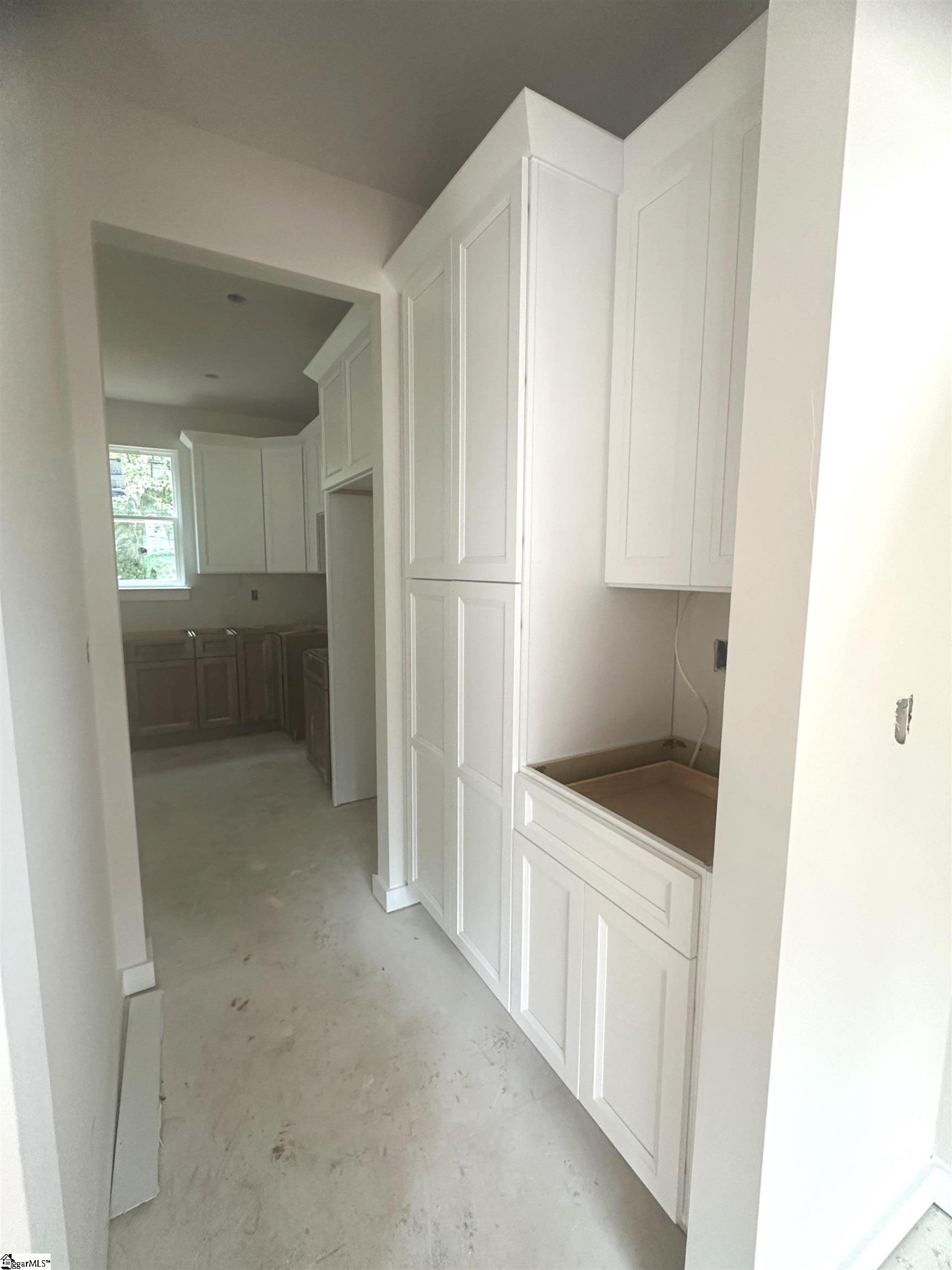 Property image 3 of 38 Killarney Lane in Lismore Park, Greer, SC 29650