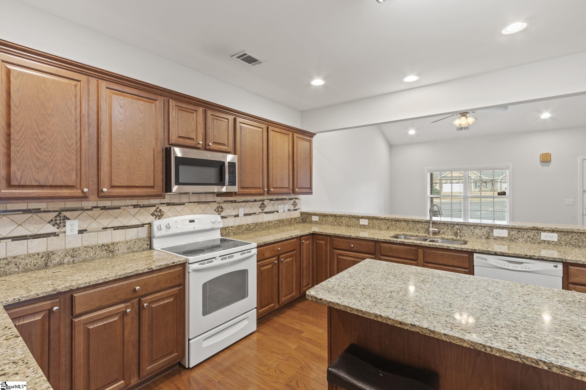 Property image 3 of 19 Hillsborough Drive in Crayton Hall, Anderson, SC 29621