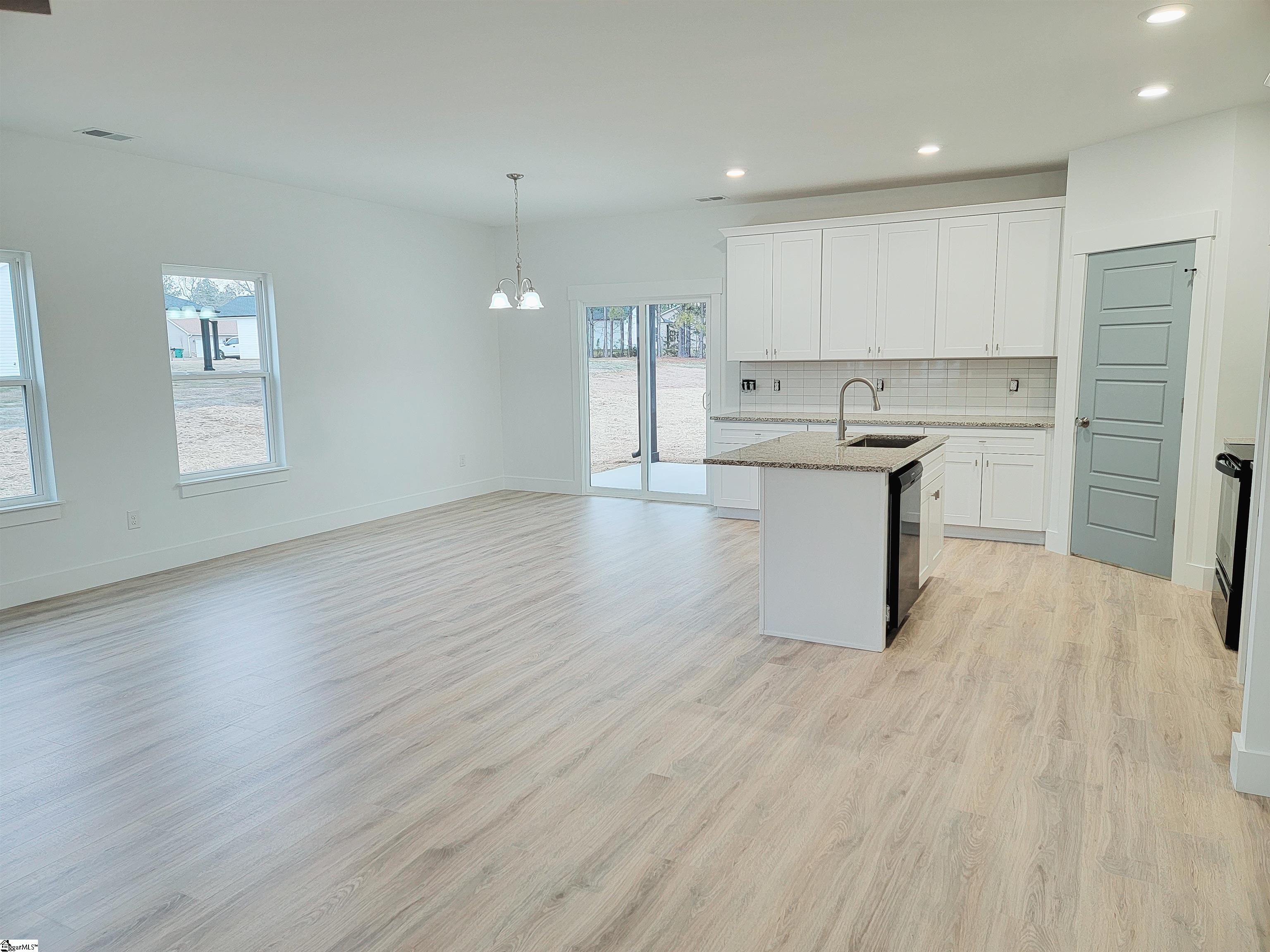 Property image 5 of 221 Essex Drive in Hampton Woods, Clinton, SC 29325
