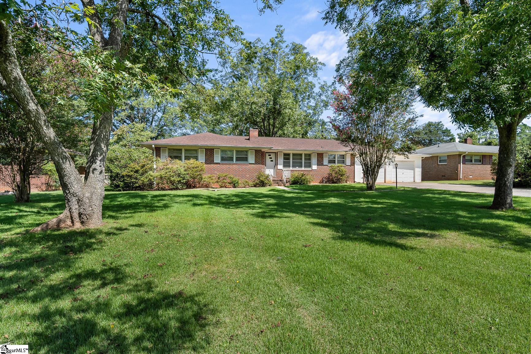 Property image 2 of 1015 Fairfield Drive in Fairfield Acres, Anderson, SC 29621