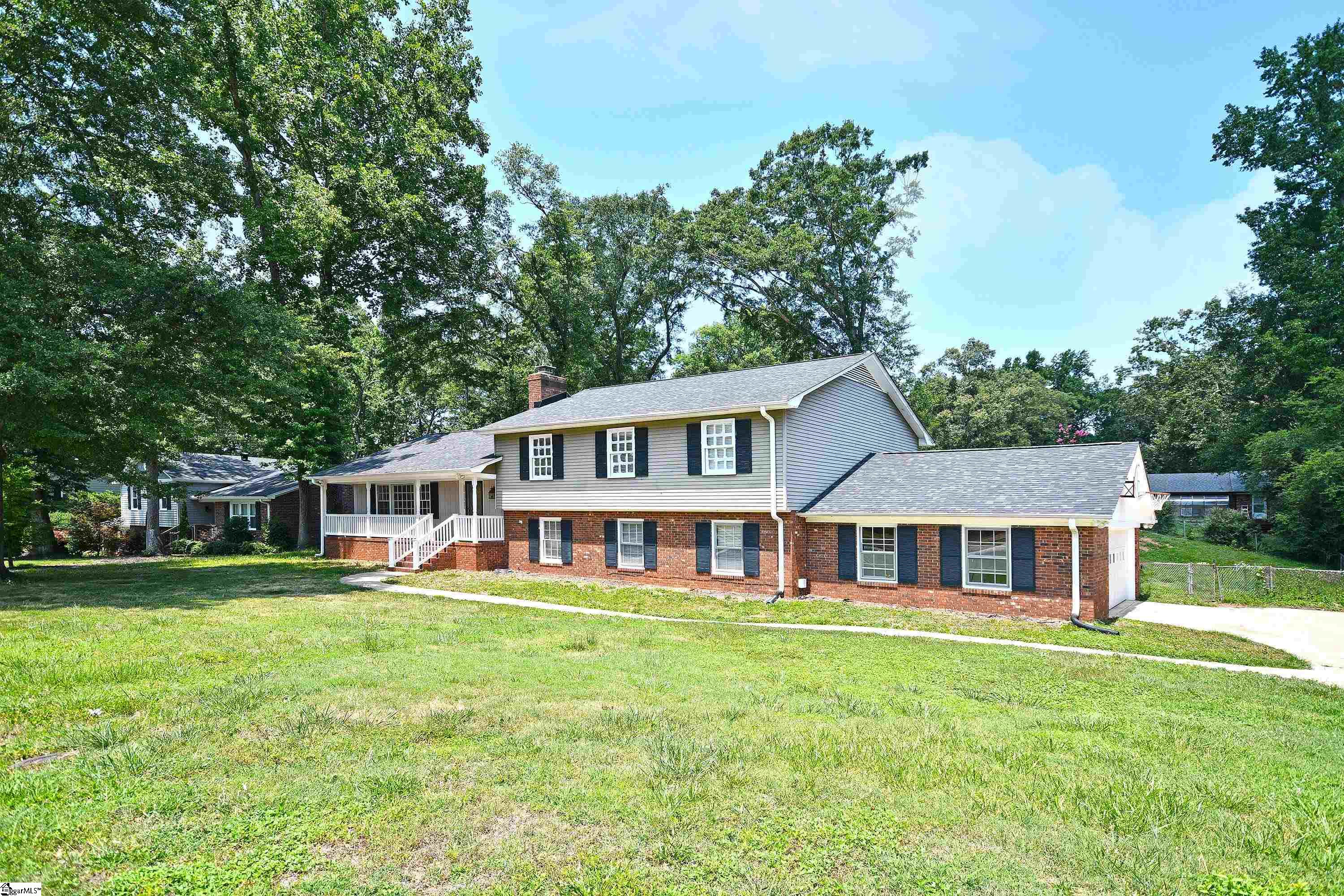 Property image 2 of 5 Donington Drive in Kingsgate, Greenville, SC 29615