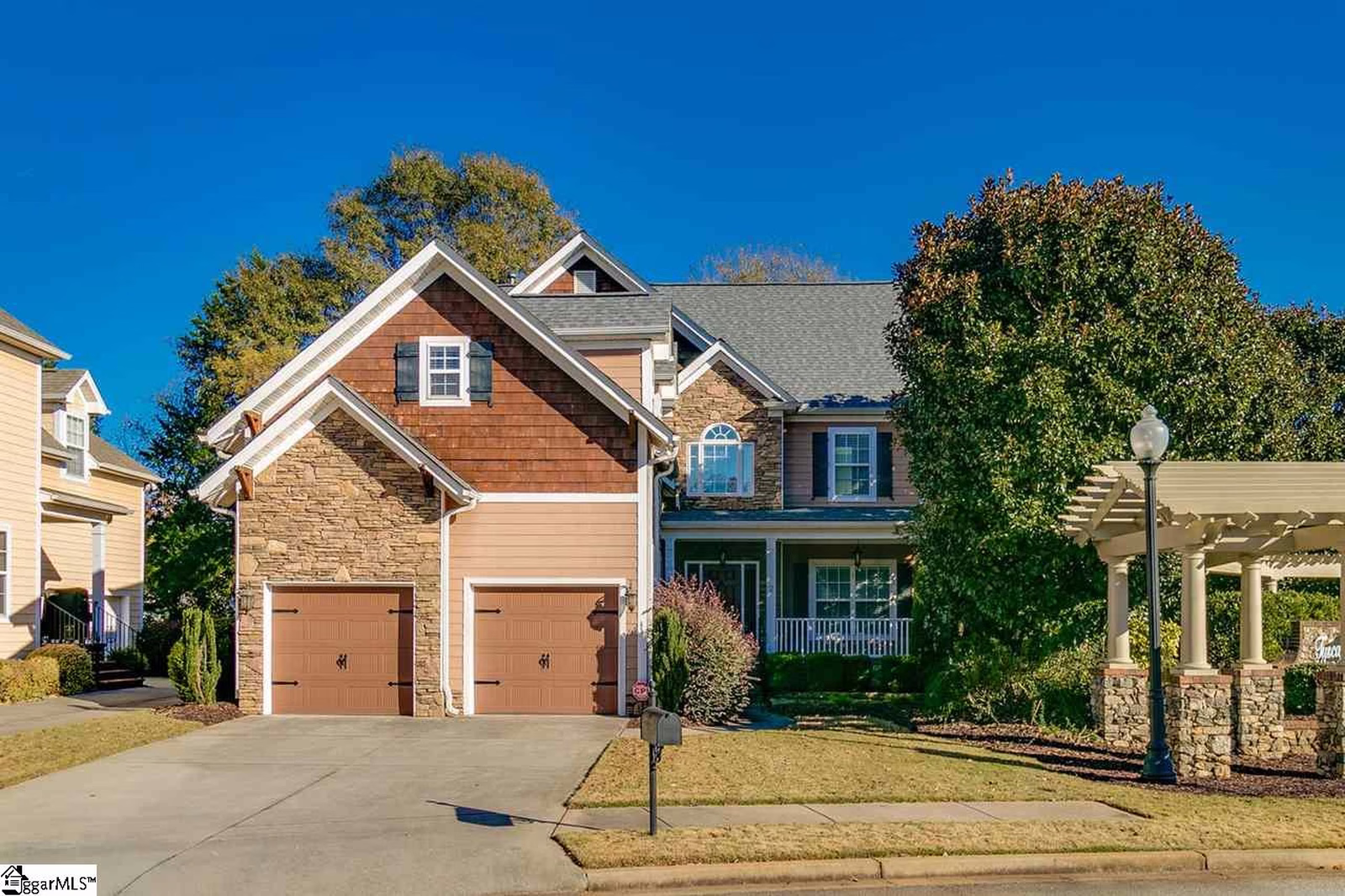 Property image 1 at 2 Applewood Drive, Greenville, SC 29615
