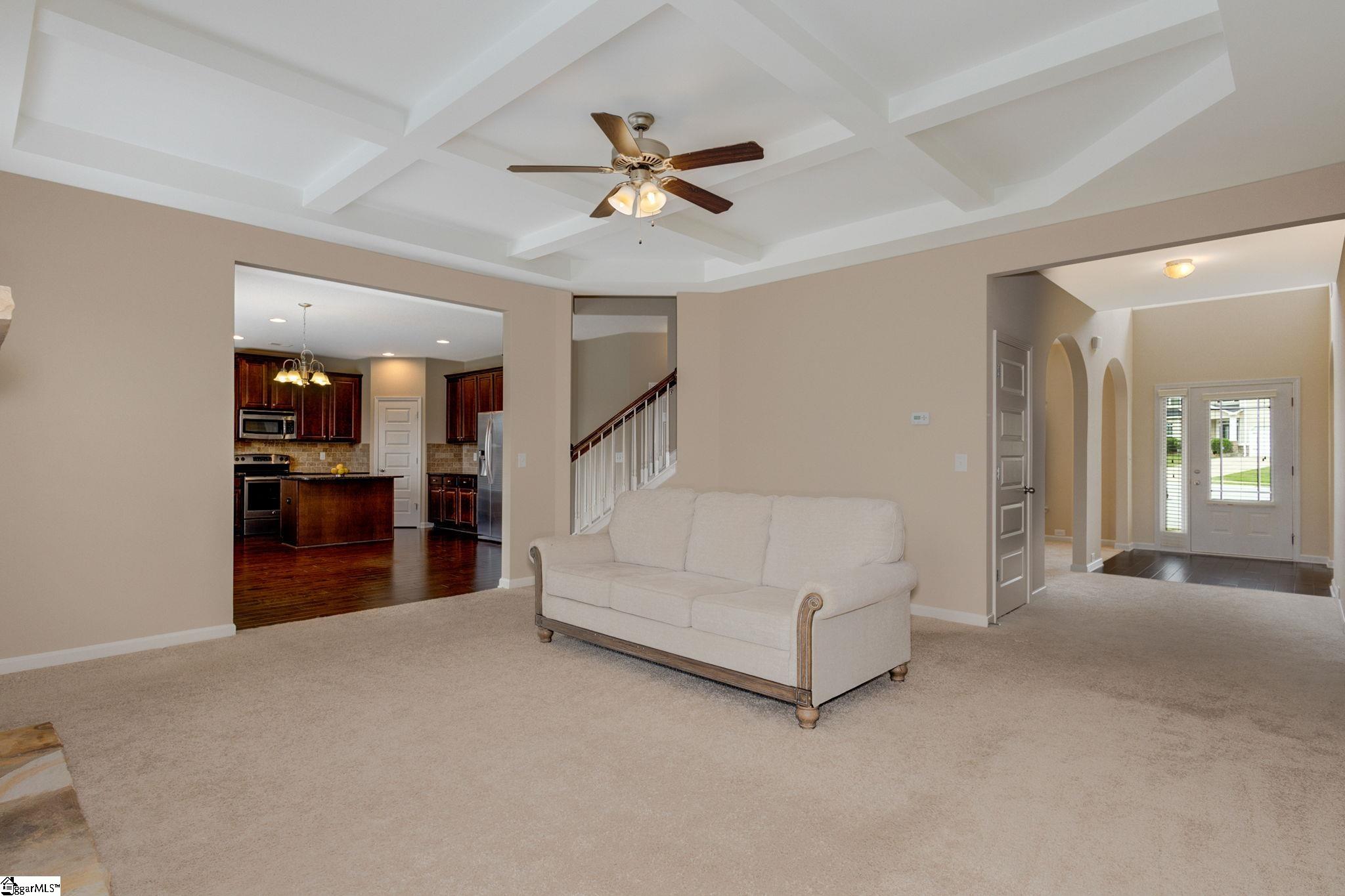 Property image 3 of 529 W Holloway Drive in Reidville Crossing, Woodruff, SC 29388