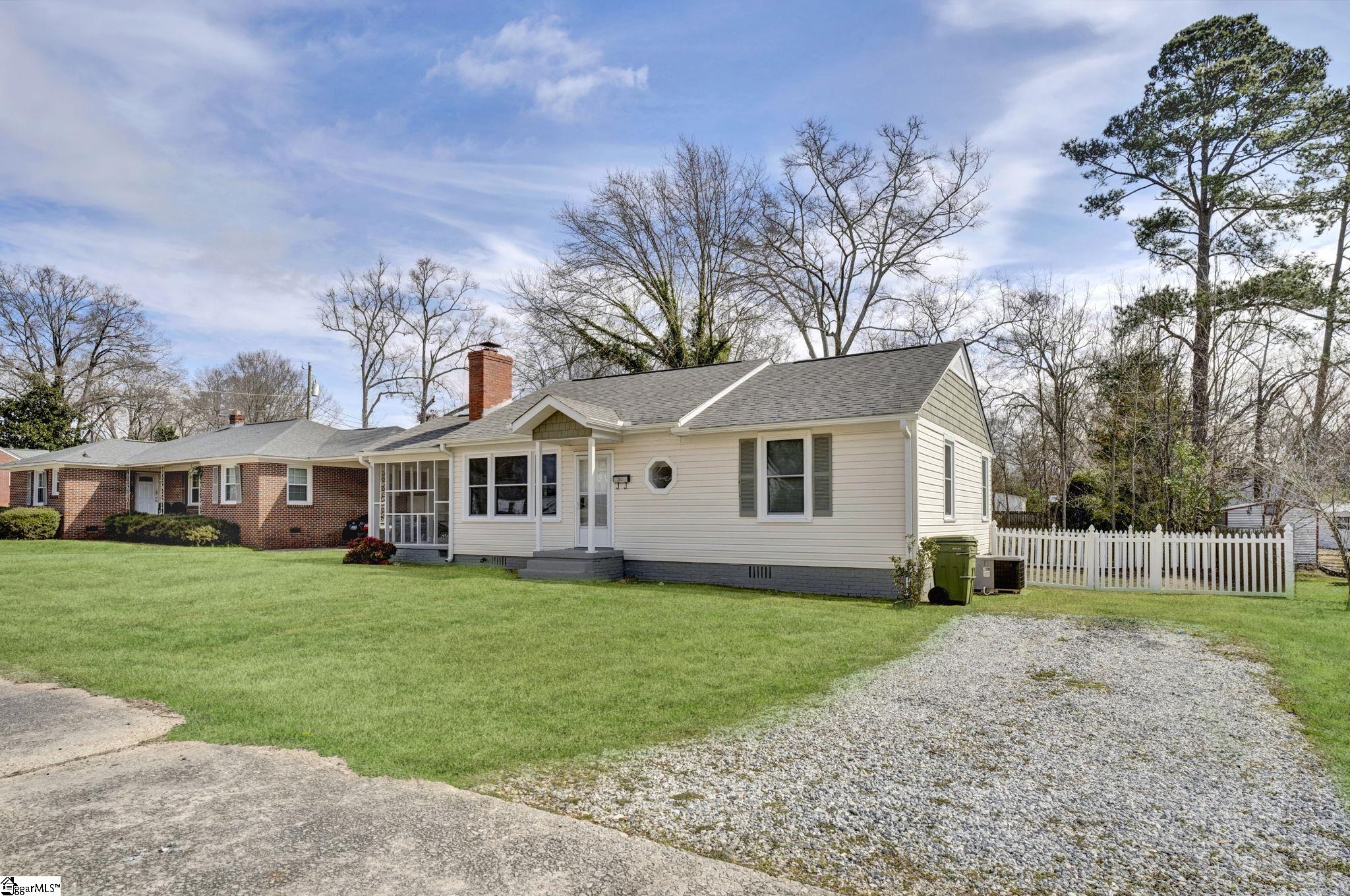 Property image 2 of 203 S Holland Street in College View, Clinton, SC 29325
