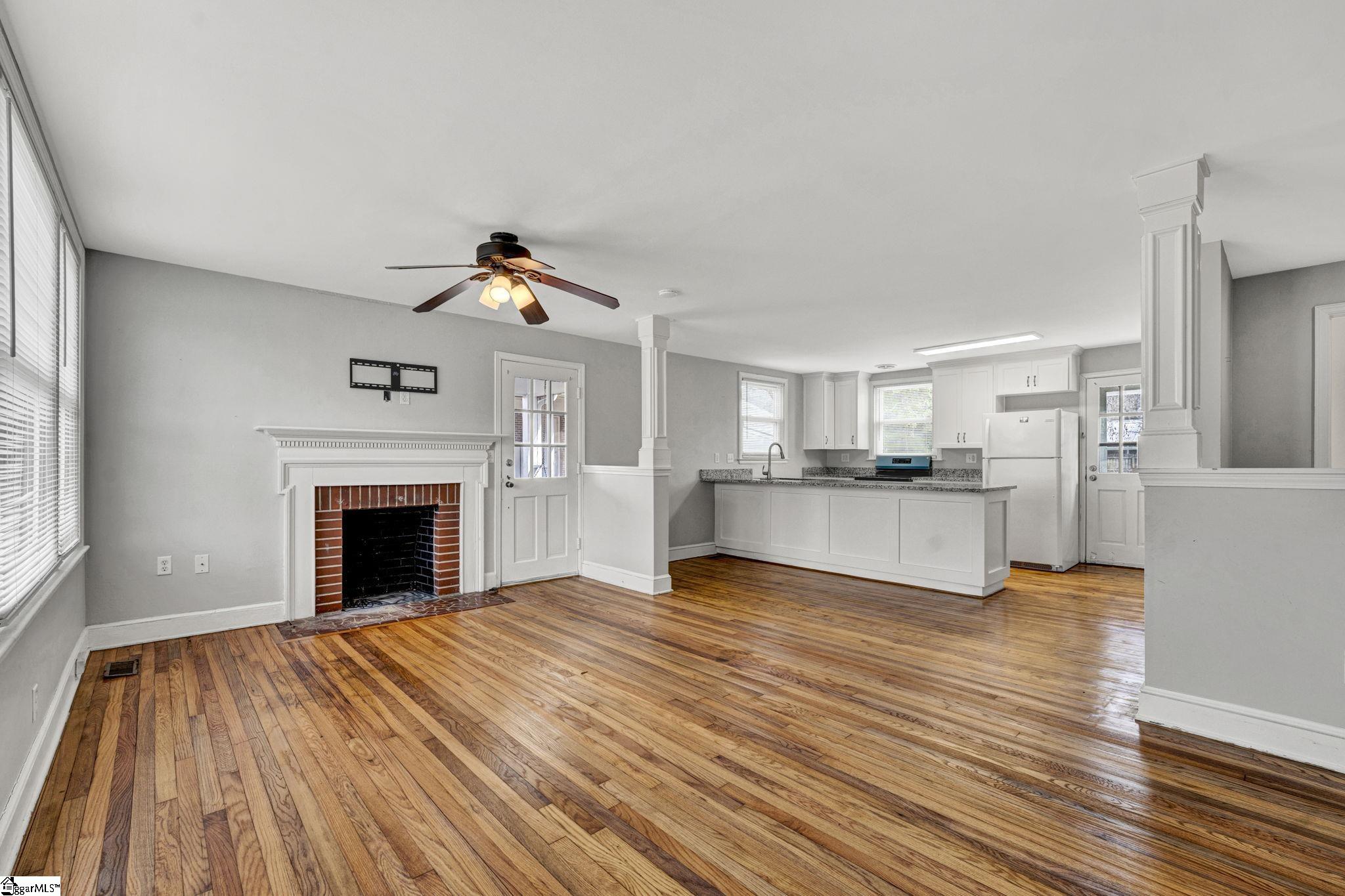 Property image 3 of 203 S Holland Street in College View, Clinton, SC 29325
