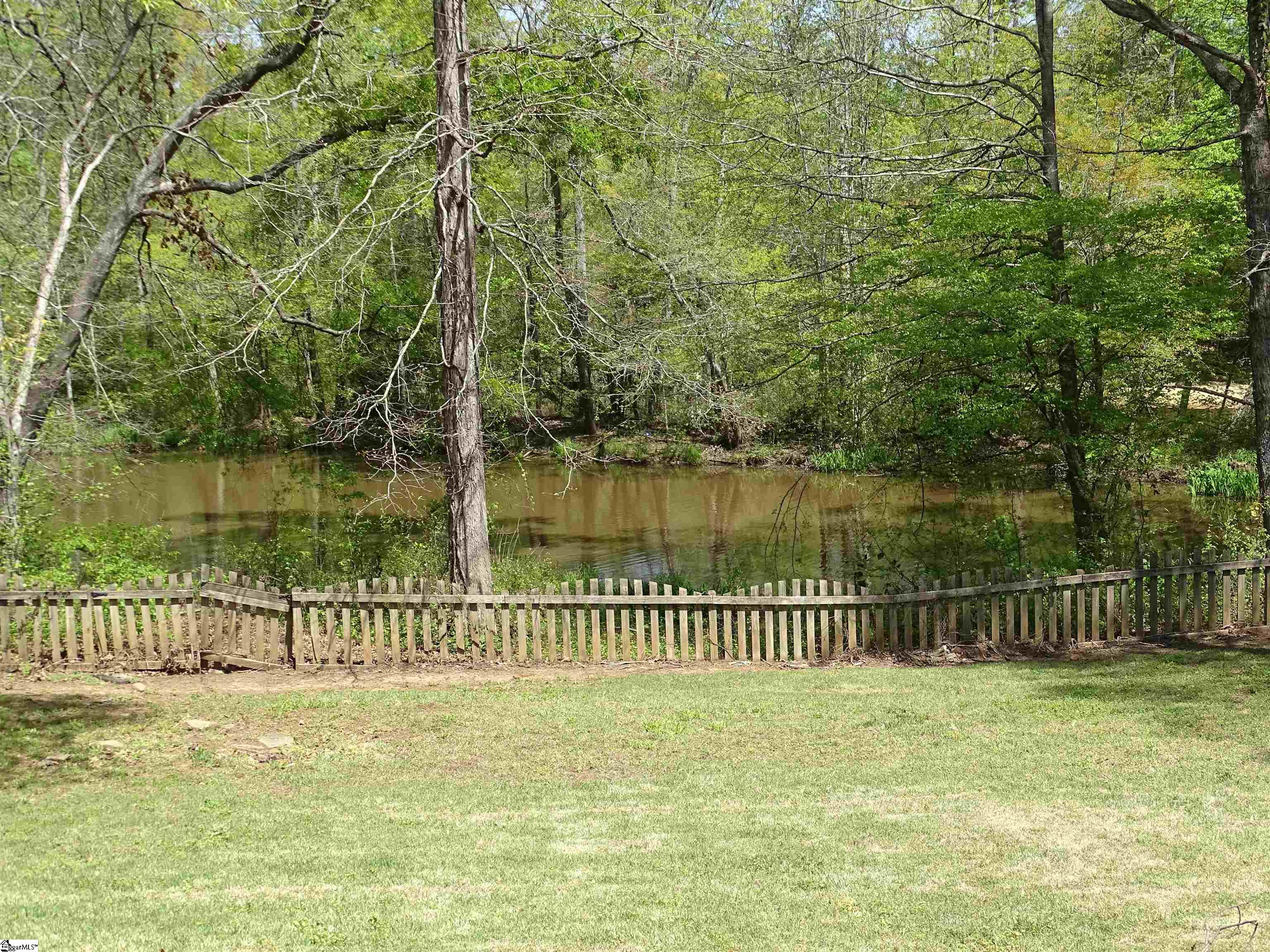 Property image 3 of 101 N Celestial Drive in Crestview Hills, Greer, SC 29651