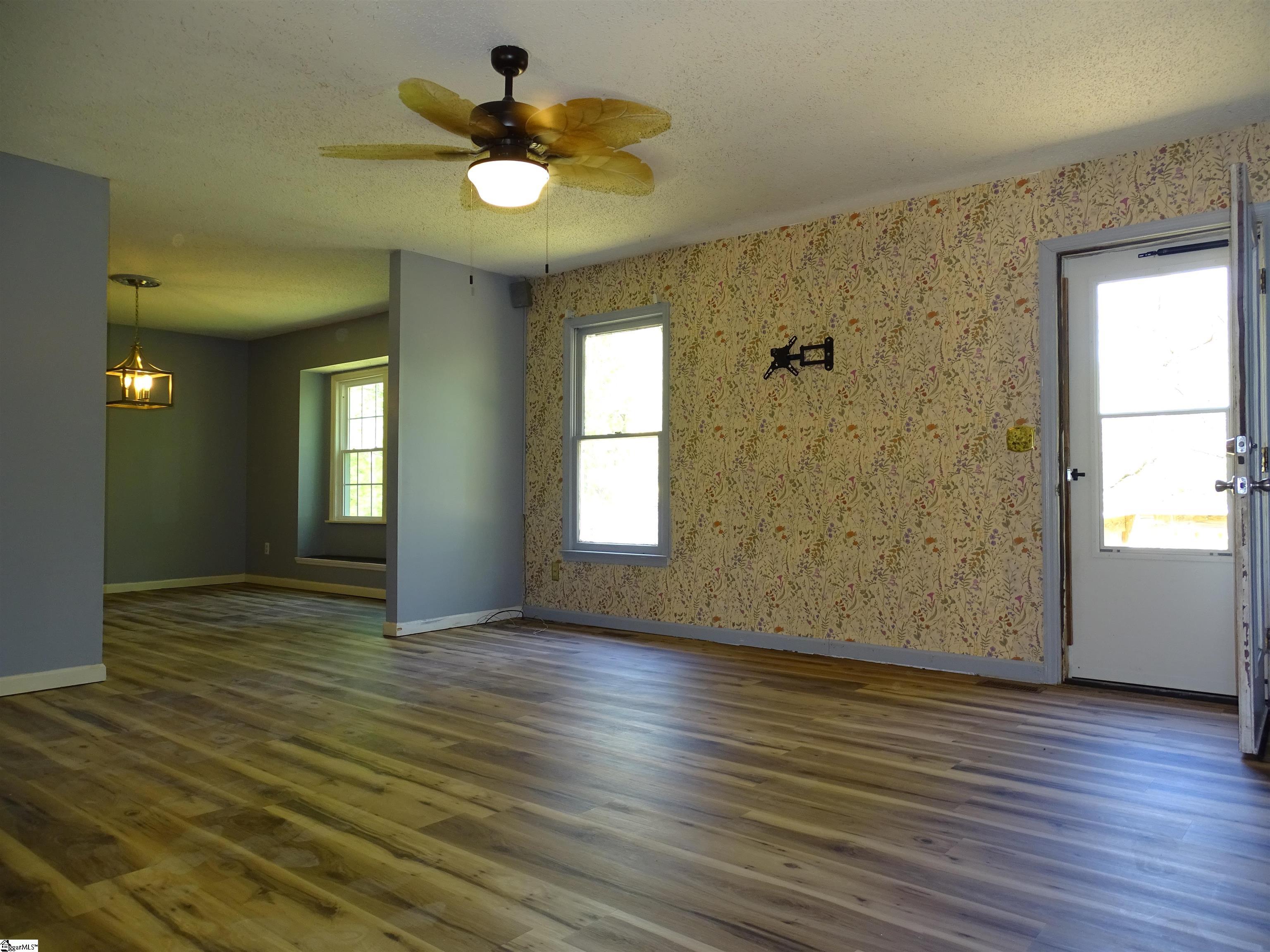Property image 4 of 101 N Celestial Drive in Crestview Hills, Greer, SC 29651