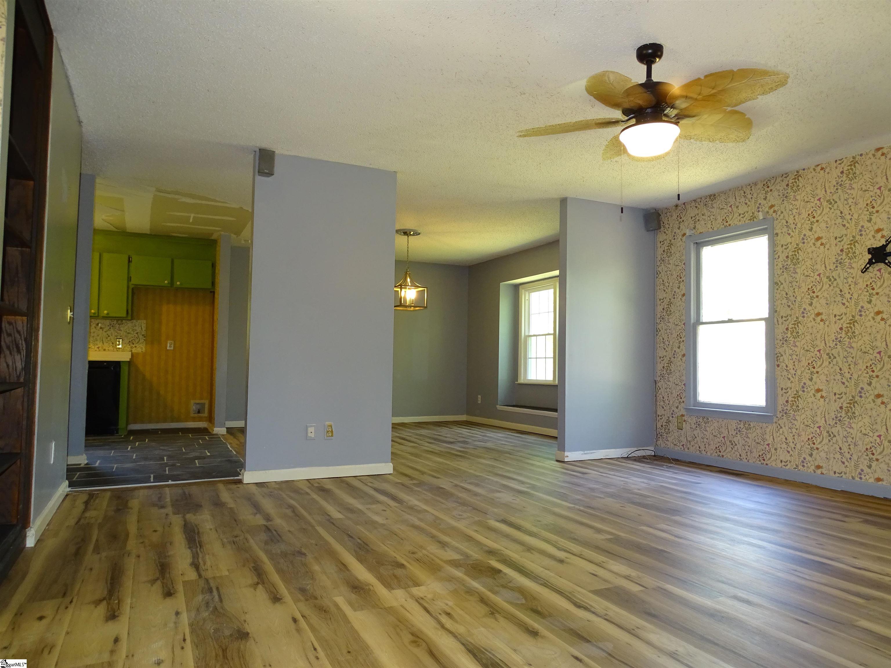 Property image 5 of 101 N Celestial Drive in Crestview Hills, Greer, SC 29651