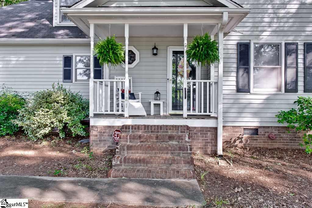 Property image 2 of 121 Wyatt Oaks Court in Wyatt Oaks, Easley, SC 29642