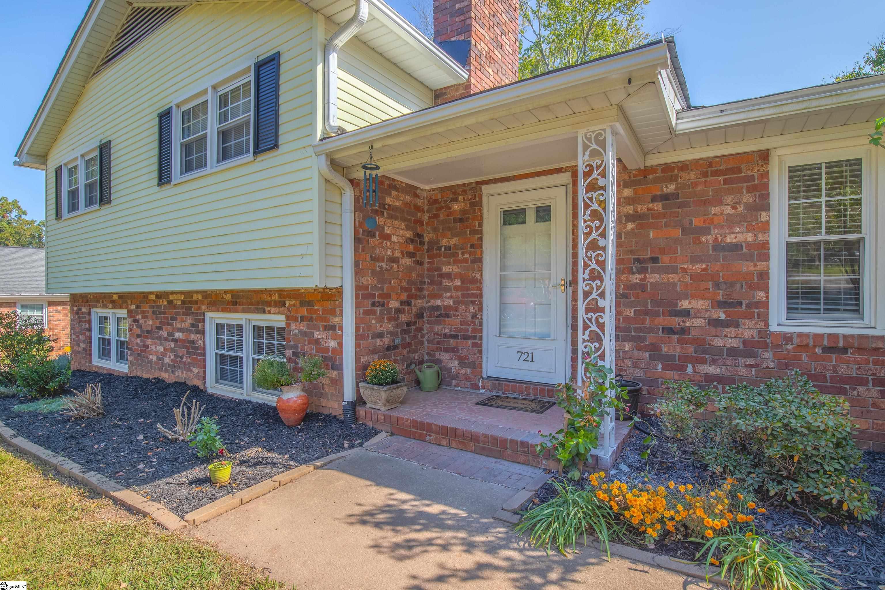 Property image 5 of 721 Richbourg Road in Heritage Hills, Greenville, SC 29615