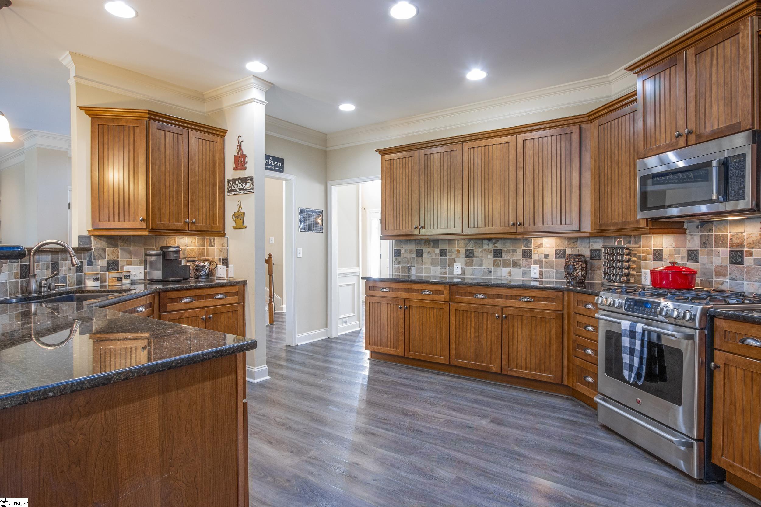 Property image 3 of 19 BLACKSBURG Court in Shenandoah Farms, Simpsonville, SC 29681