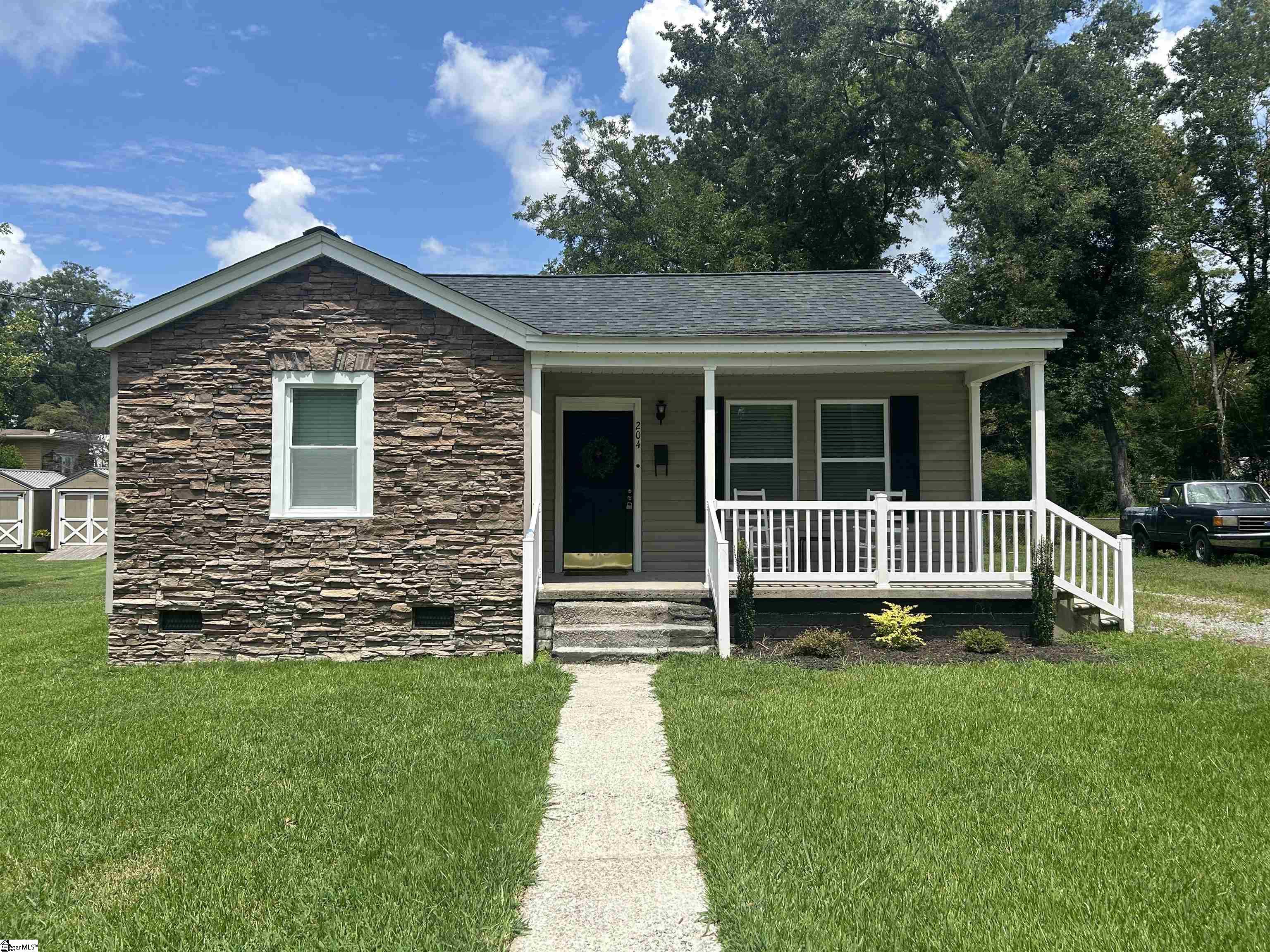 Property image 5 of 204 Elm Street in College View, Clinton, SC 29325