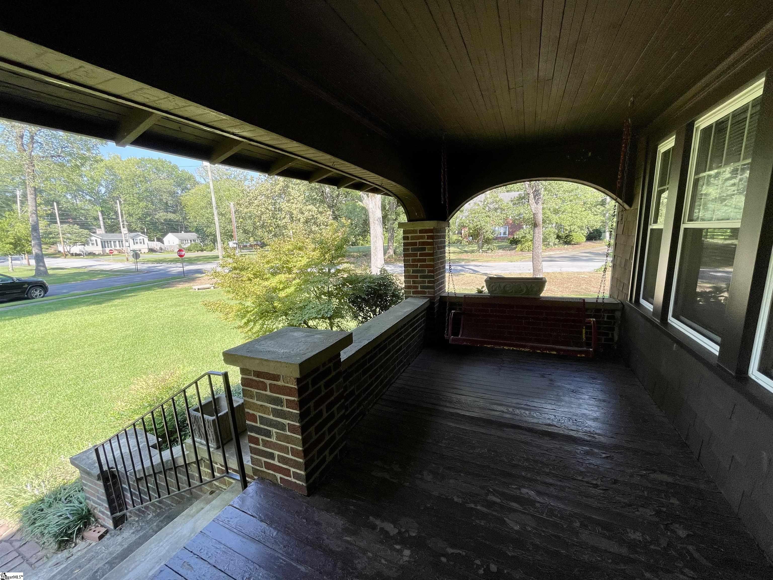 Property image 3 of 406 Calvert Avenue in College View, Clinton, SC 29325