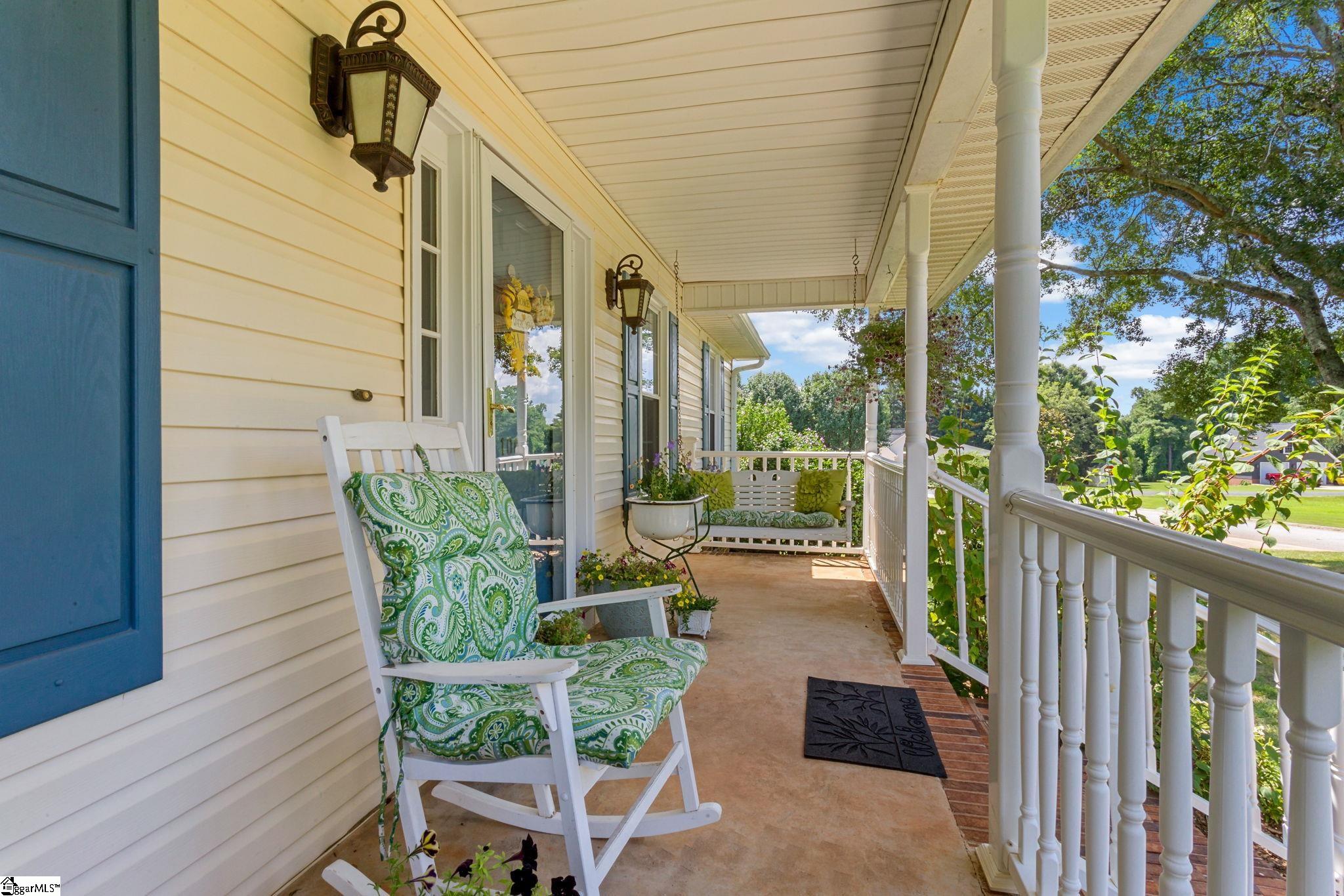 Property image 3 of 100 Wildberry Court in Wyatt Oaks, Easley, SC 29642