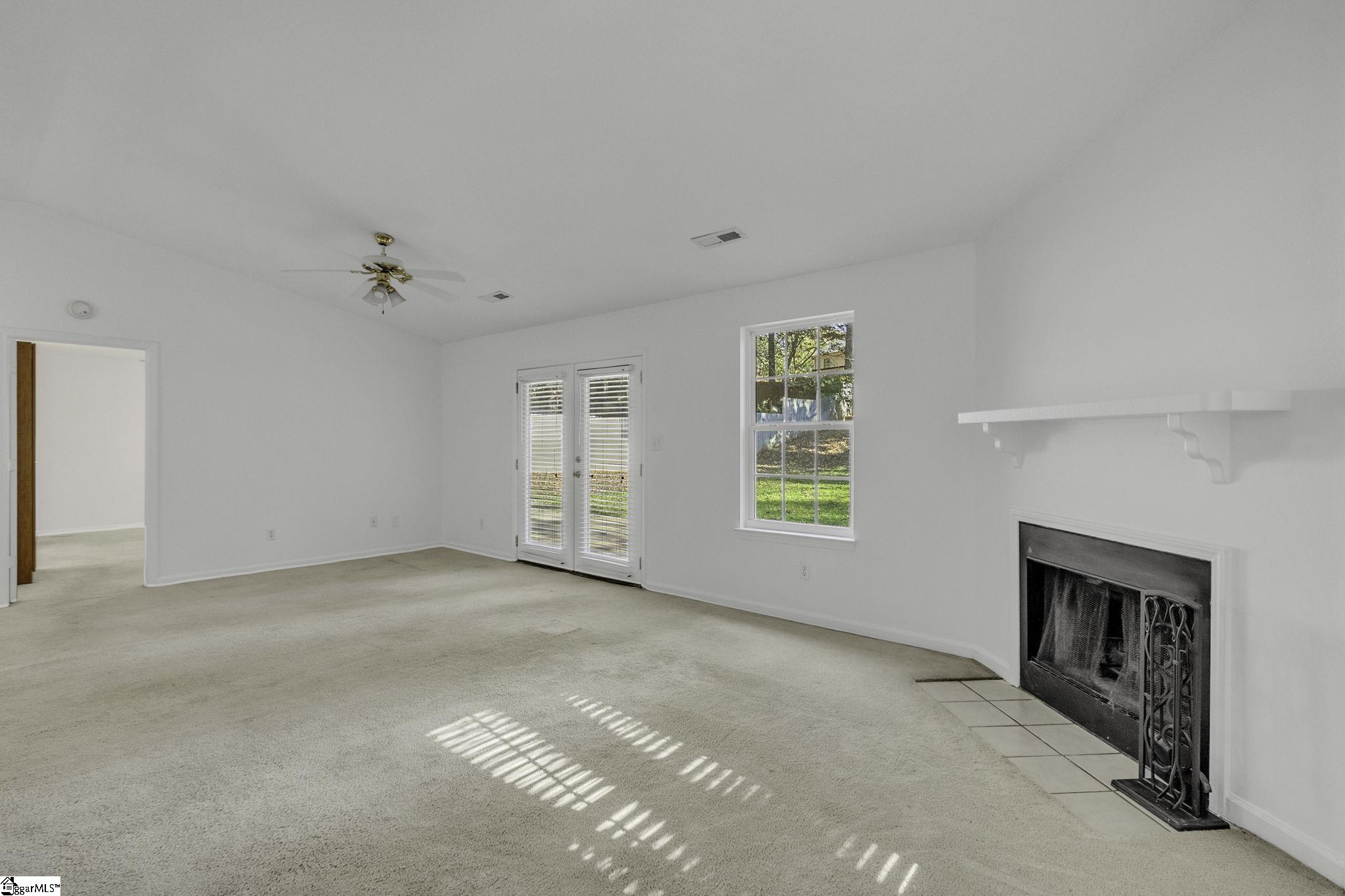 Property image 3 of 142 W Celestial Drive in Crestview Hills, Greer, SC 29651