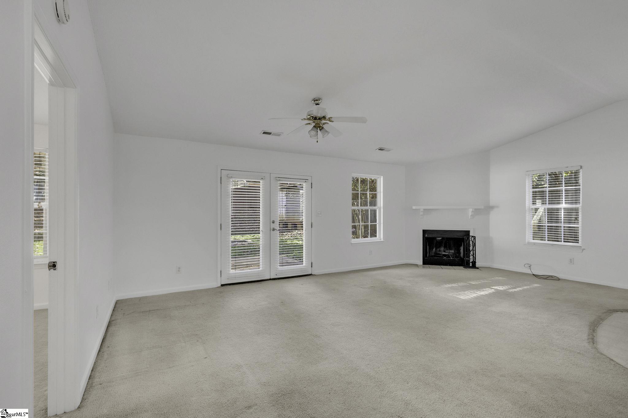Property image 5 of 142 W Celestial Drive in Crestview Hills, Greer, SC 29651