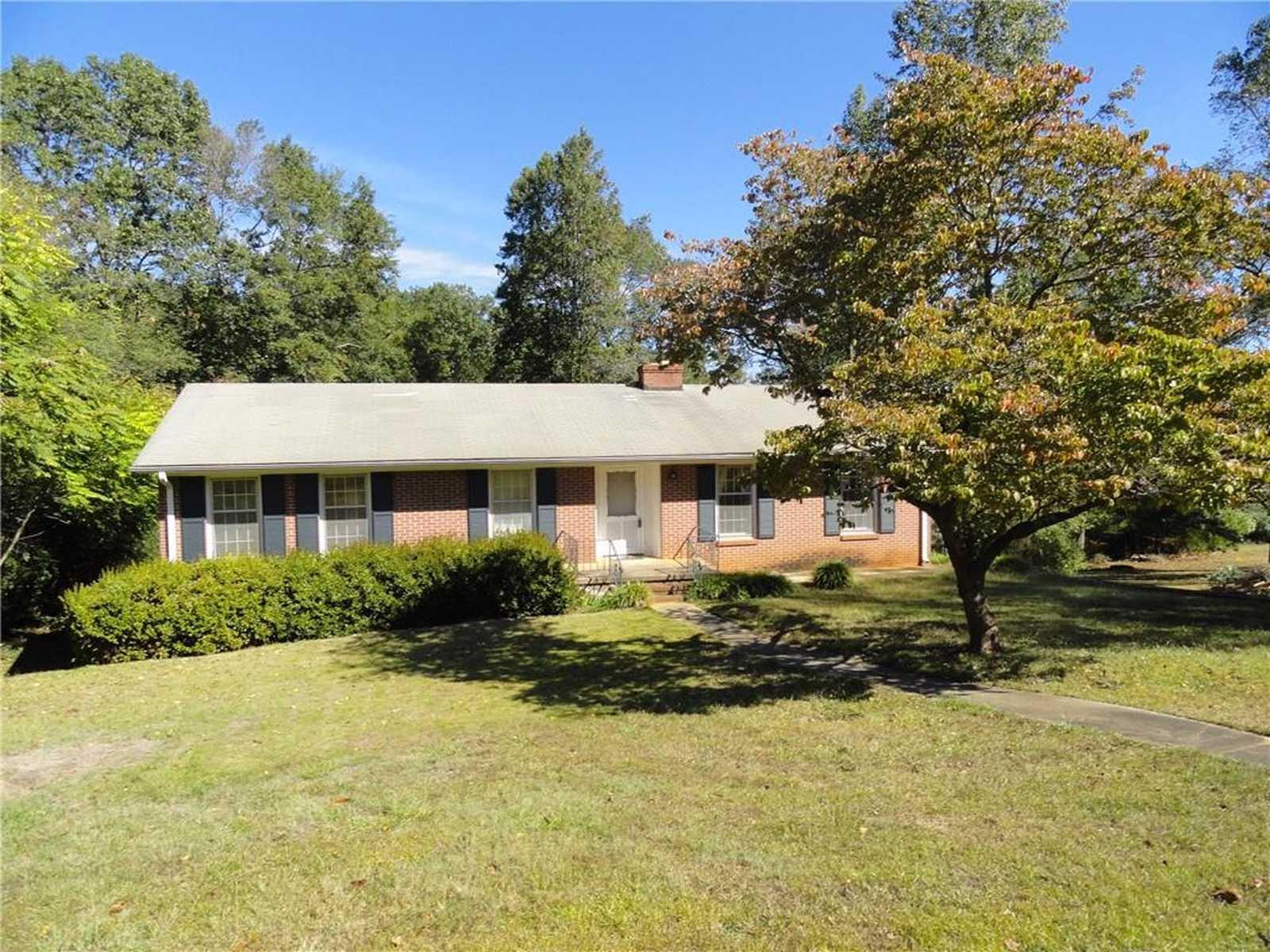 Property image 1 at 423 Brook Forest Drive, Anderson, SC 29621