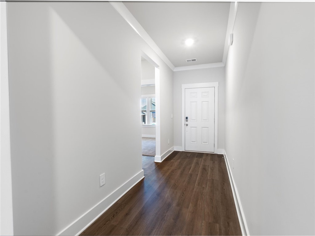 Property image 3 of 1030 Hillcraft Drive in Chestnut Grove, Greer, SC 29651