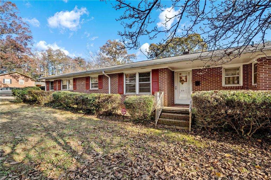Property image 2 of 201 Brook Forest Drive in Nevitt Forest S, Anderson, SC 29621