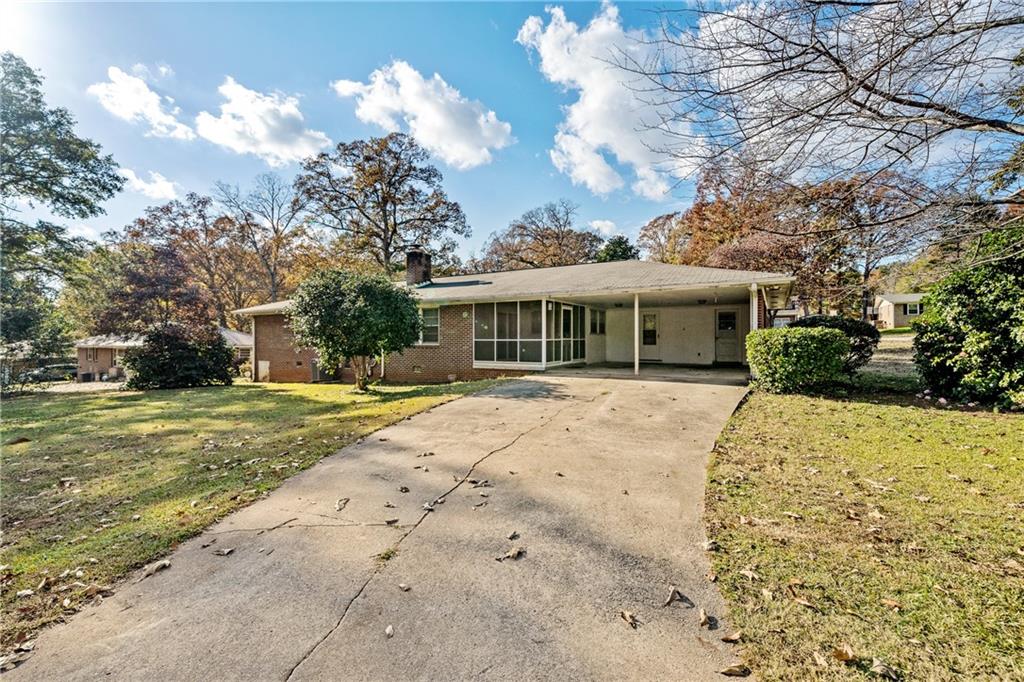 Property image 4 of 201 Brook Forest Drive in Nevitt Forest S, Anderson, SC 29621