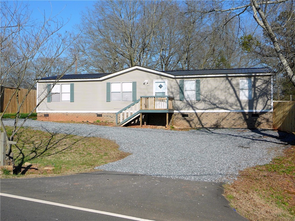 Property image 2 of 413 Airline Road in Airline Acres, Anderson, SC 29624