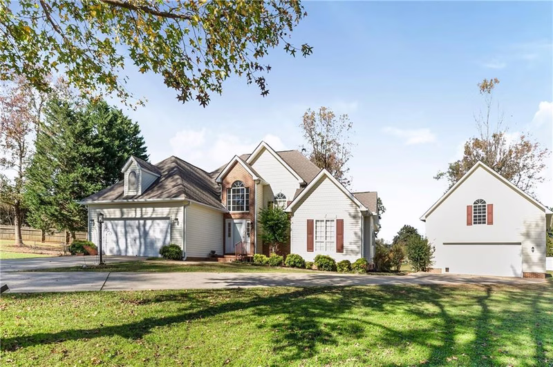 407 Lancelot Court