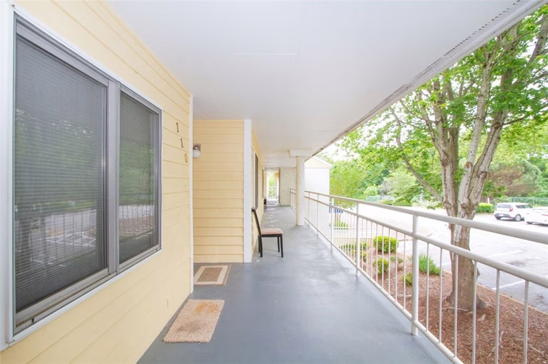 110 NORTHLAKE Drive