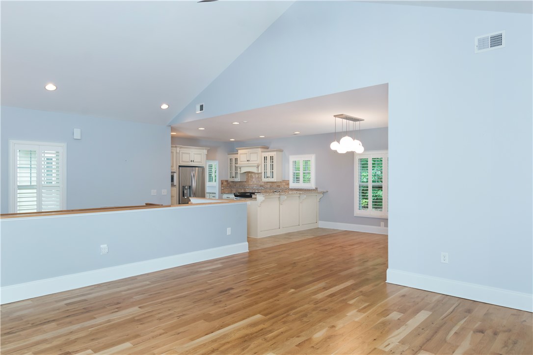 Property image 5 of 210 Long Bay Drive in The Woods At Keowee, West Union, SC 29696