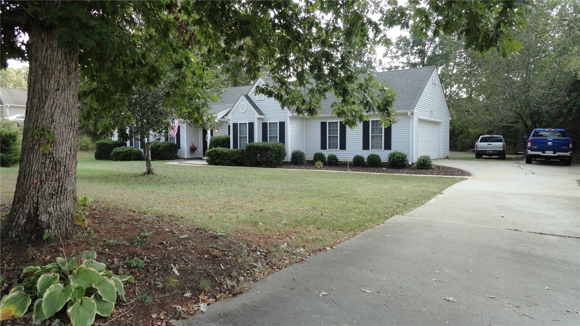 Property image 4 of 127 Blueberry Lane in Whispering Oaks, Pendleton, SC 29670