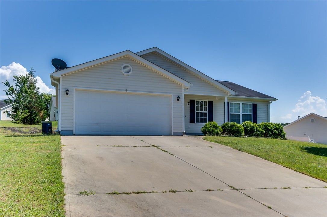 Property image 4 of 211 Rio Way in Casa Del Rio, Anderson, SC 29625