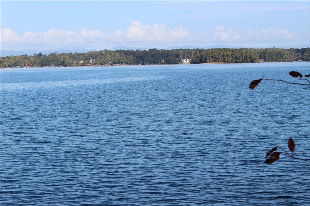 Property image 2 of Lot 16 Twingate Lane in Marina Bay, Seneca, SC 29678