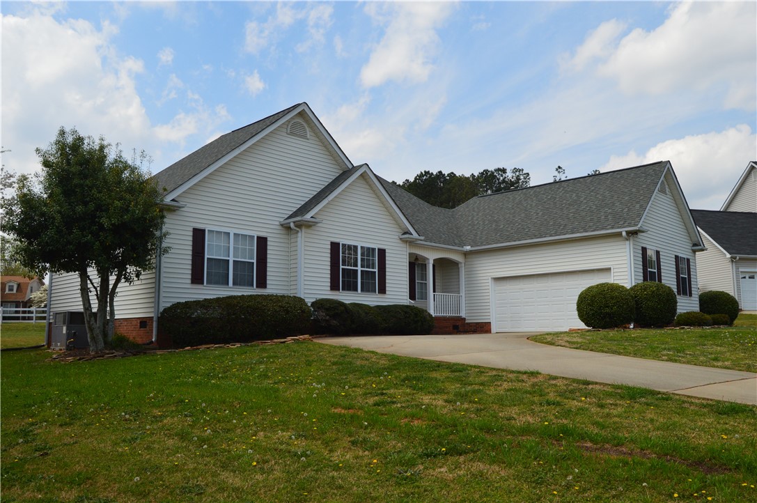 Property image 2 of 105 Laurens Court in Silverleaf, Anderson, SC 29621
