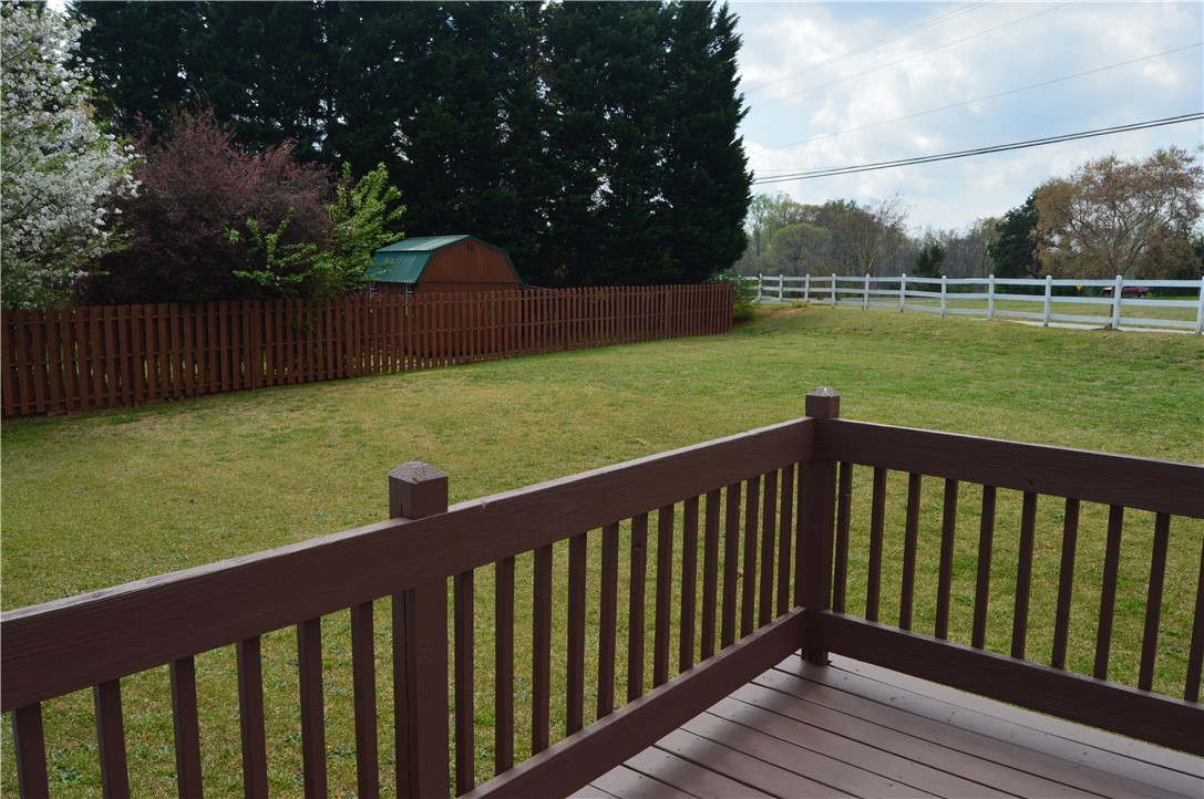 Property image 3 of 105 Laurens Court in Silverleaf, Anderson, SC 29621