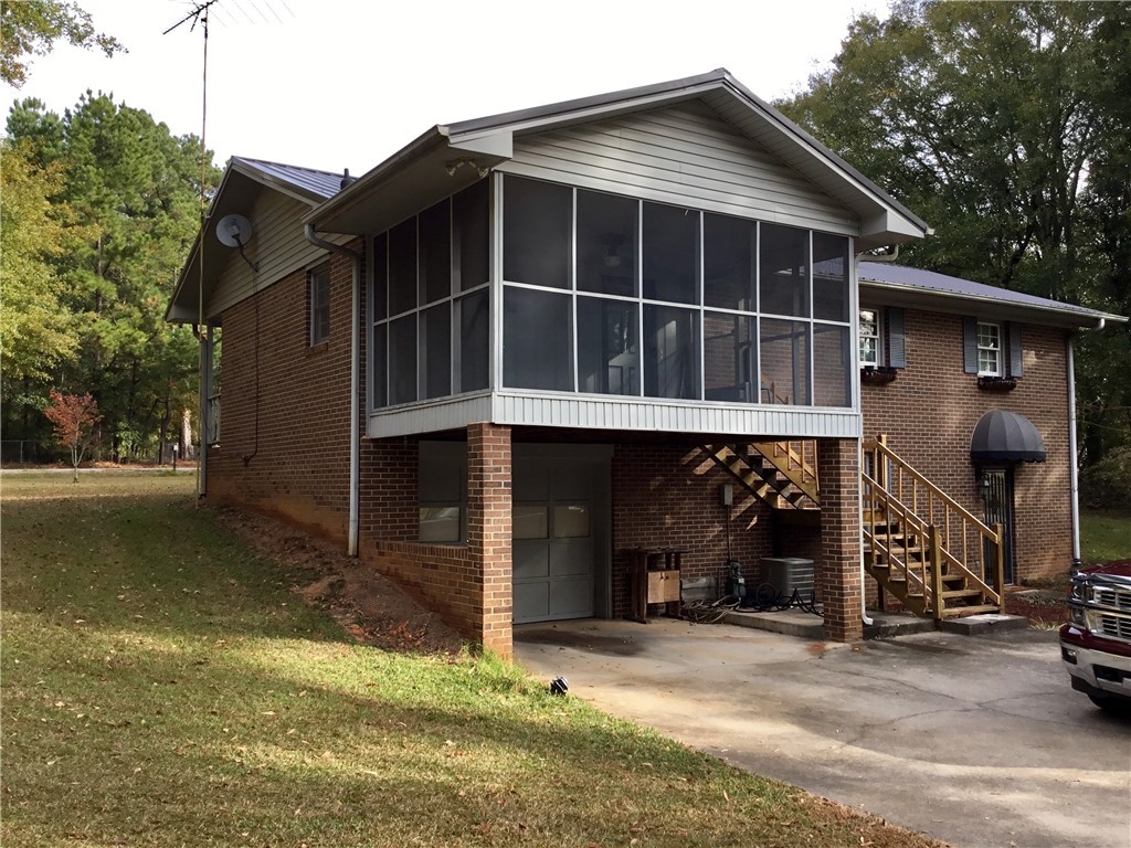 Property image 2 of 101 Zula Circle in Holiday Acres, Starr, SC 29684