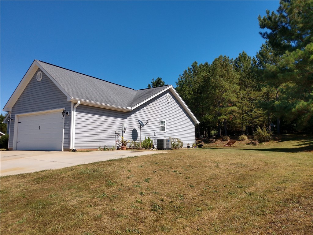 Property image 3 of 105 Sweet Farm Road in Sweet Farm, Anderson, SC 29621