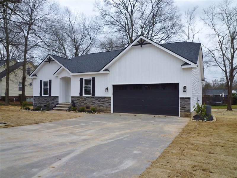 Property image 2 at 179 Amberwood Drive, Anderson, SC 29621
