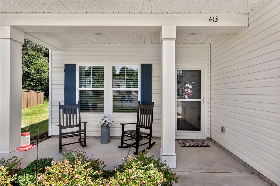 Property image 3 of 413 Sonoma Court in Tokeena Trail, Seneca, SC 29678